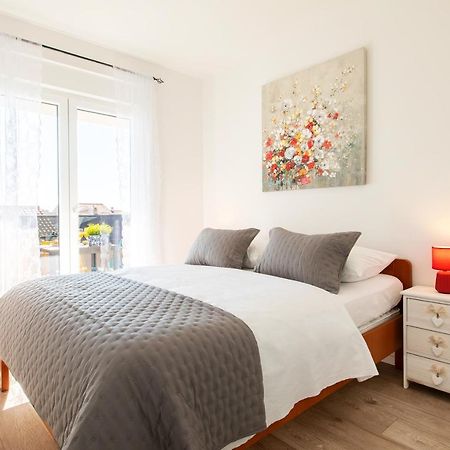 Sunny Island Apartment Trogir Ngoại thất bức ảnh