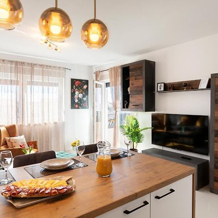 Sunny Island Apartment Trogir Ngoại thất bức ảnh
