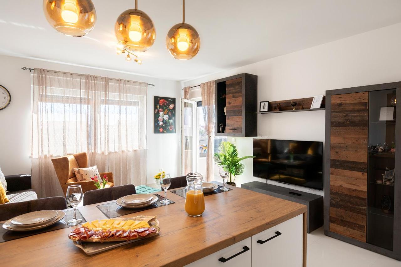 Sunny Island Apartment Trogir Ngoại thất bức ảnh