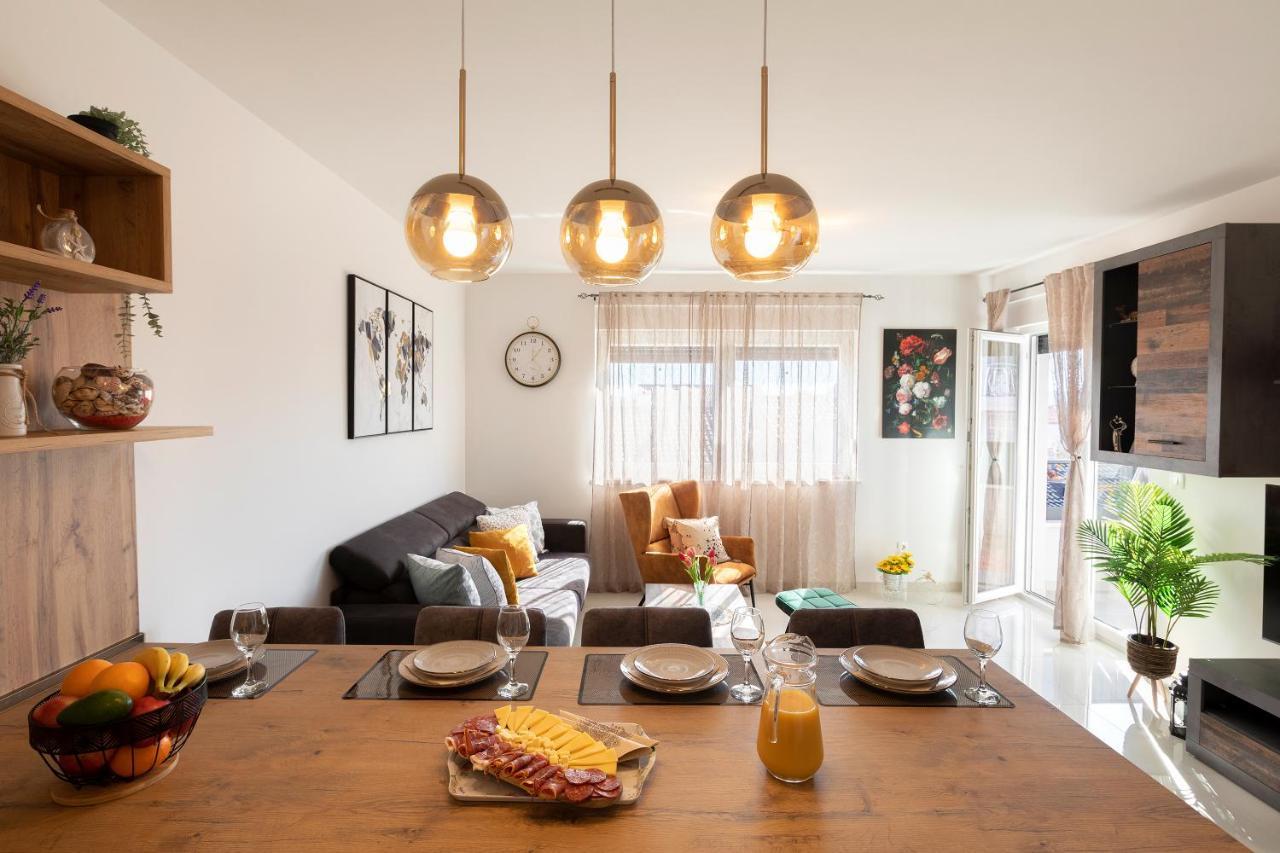 Sunny Island Apartment Trogir Ngoại thất bức ảnh