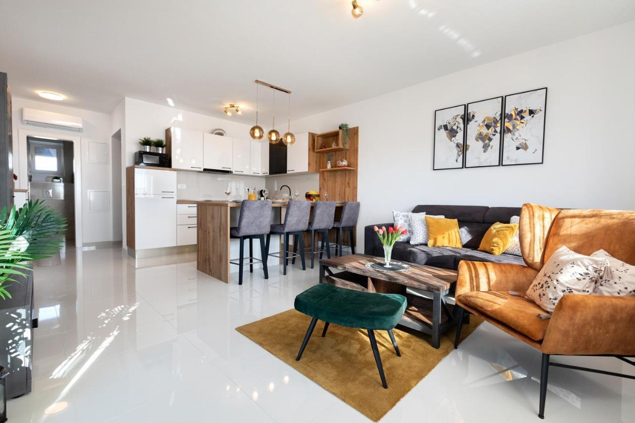 Sunny Island Apartment Trogir Ngoại thất bức ảnh