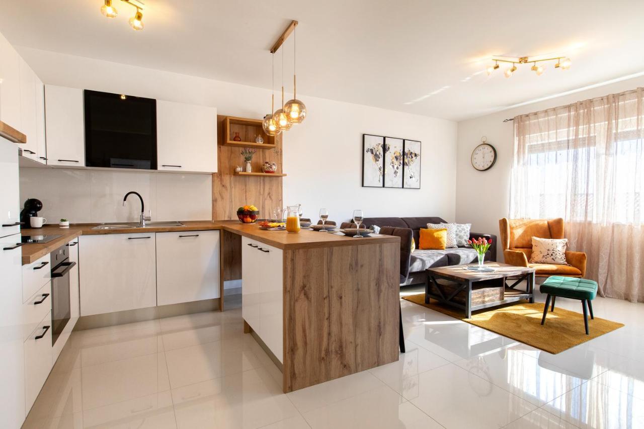 Sunny Island Apartment Trogir Ngoại thất bức ảnh