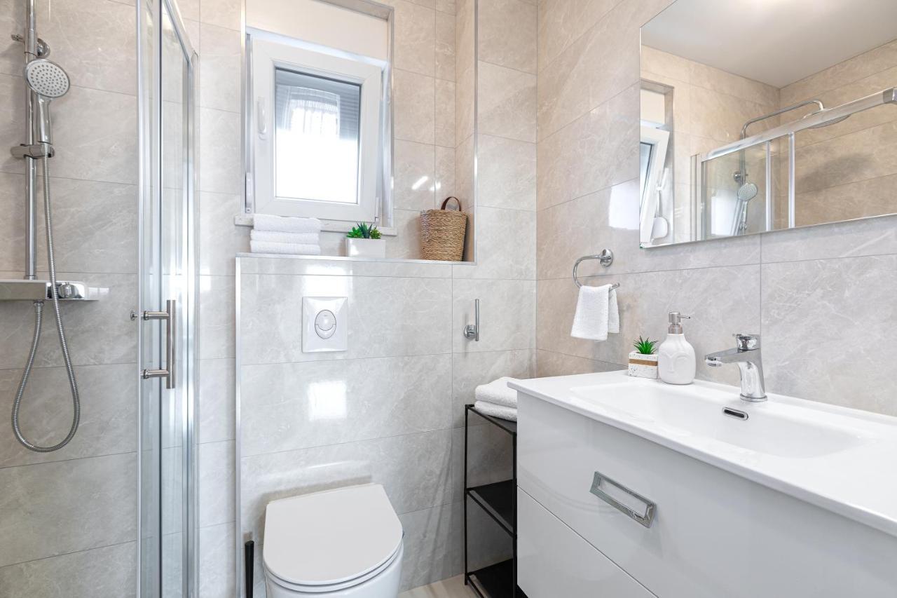 Sunny Island Apartment Trogir Ngoại thất bức ảnh