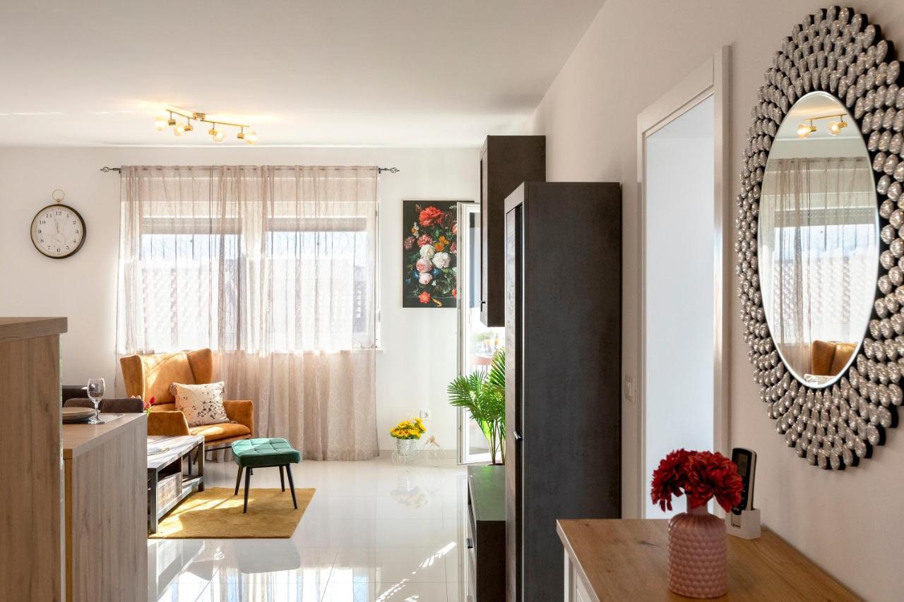 Sunny Island Apartment Trogir Ngoại thất bức ảnh